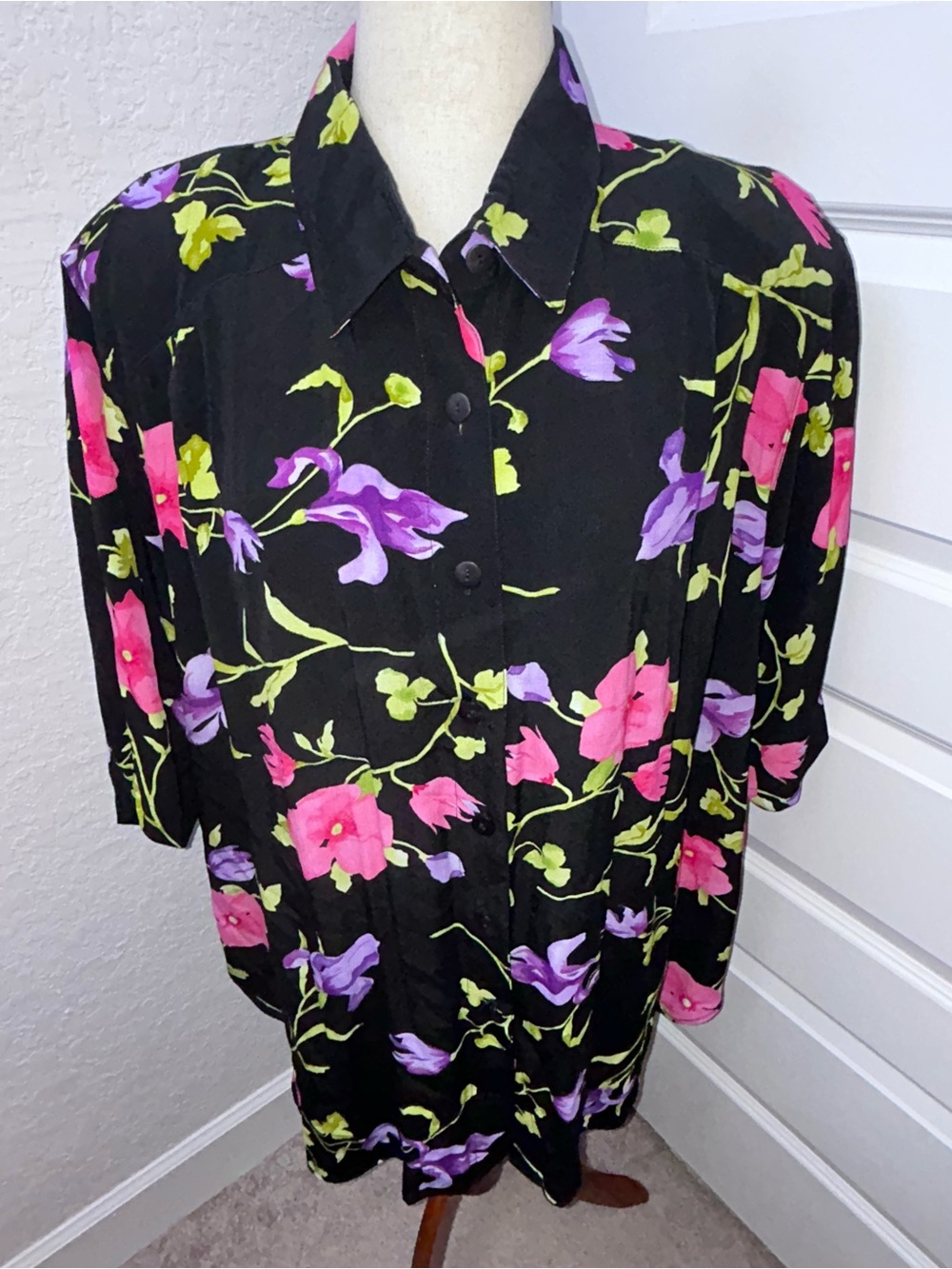 Vintage We Be Bop Floral Print Button Front Short Sleeve Tunic Blouse Shirt Top